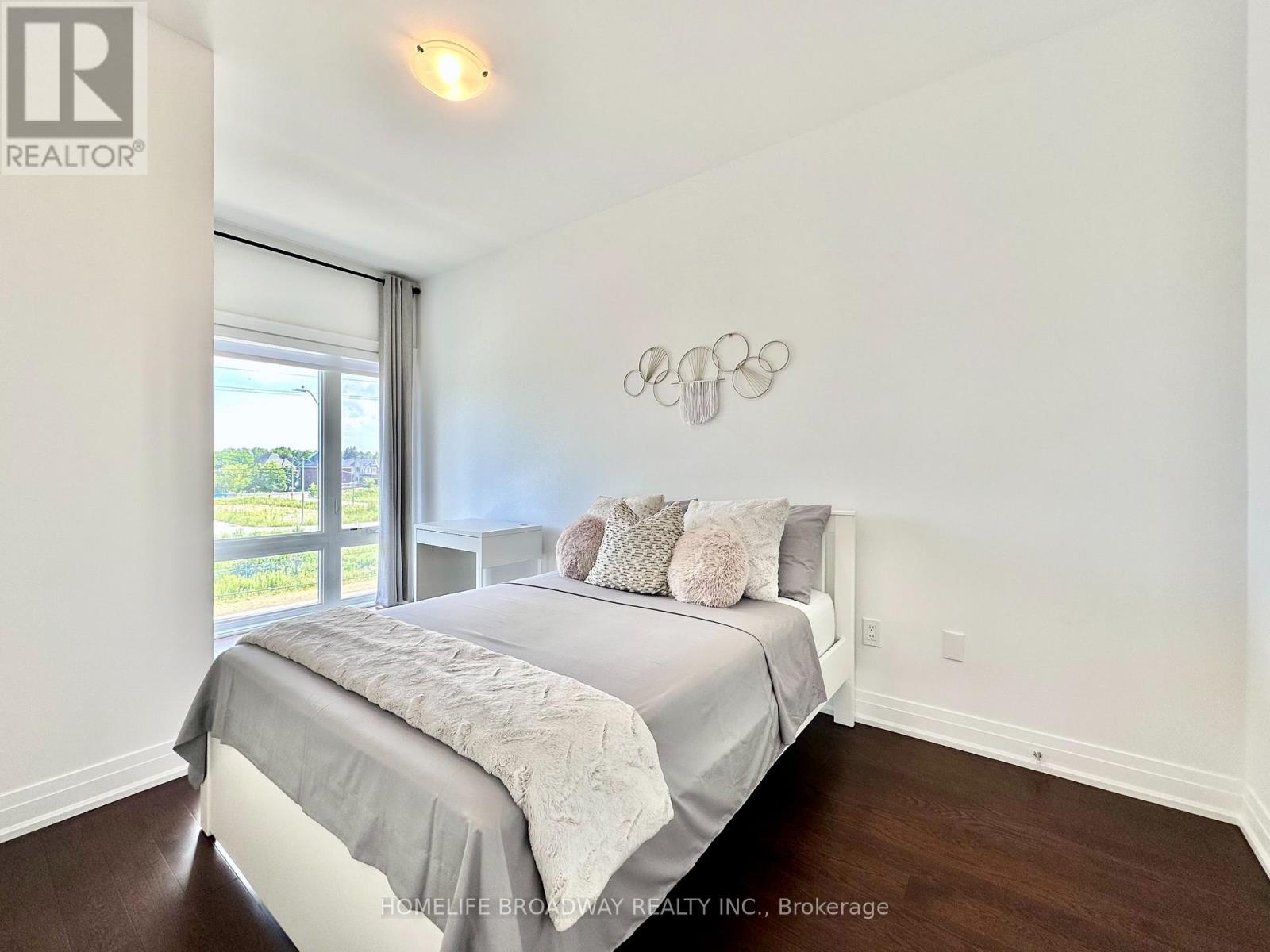 300 King Road Property Photo 31