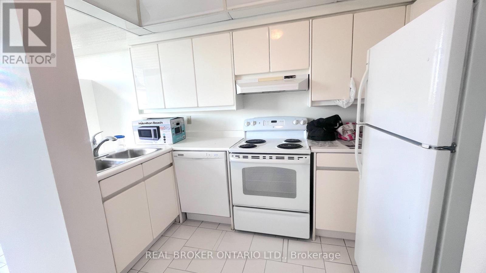 509 - 333 Clark Avenue W Property Photo 8