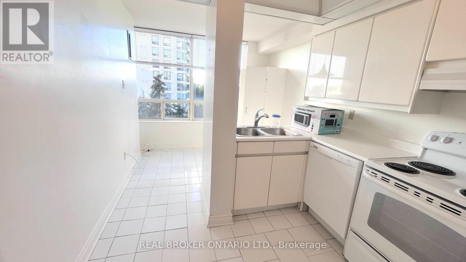 509 - 333 Clark Avenue W Property Photo 9