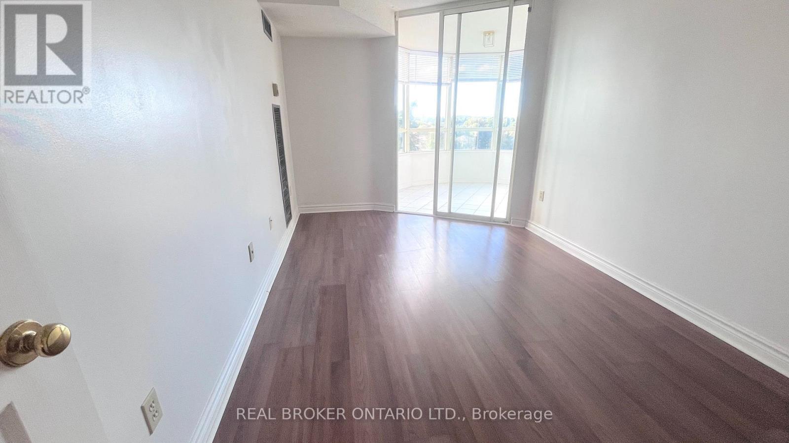 509 - 333 Clark Avenue W Property Photo 18