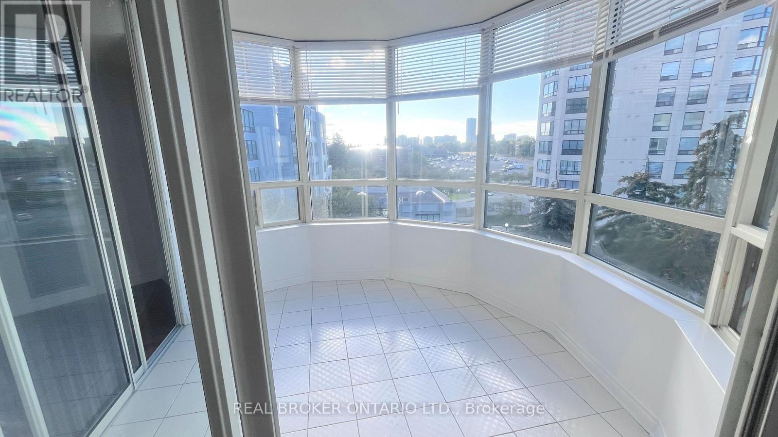 509 - 333 Clark Avenue W Property Photo 19