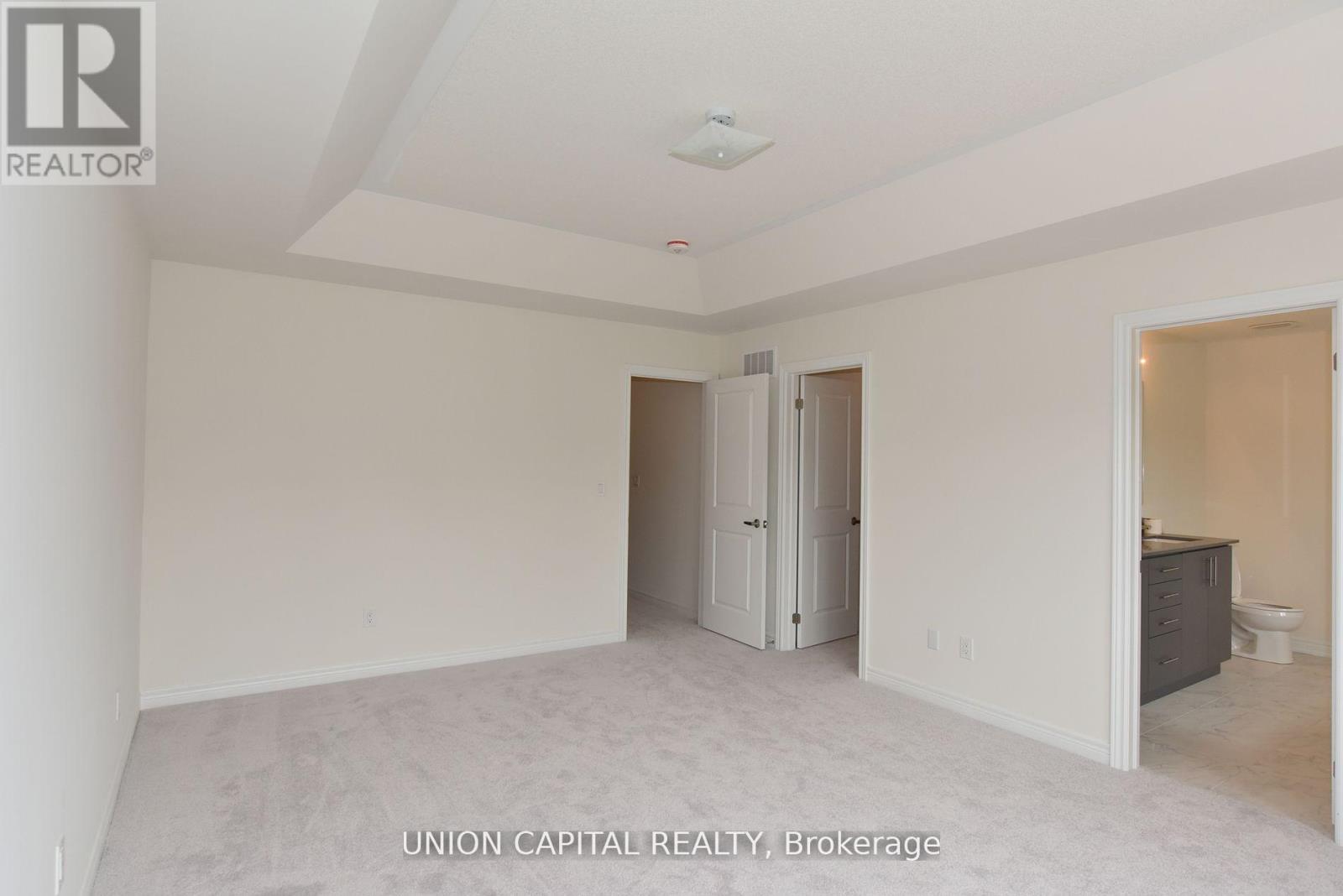 1378 Davis Loop N Property Photo 3