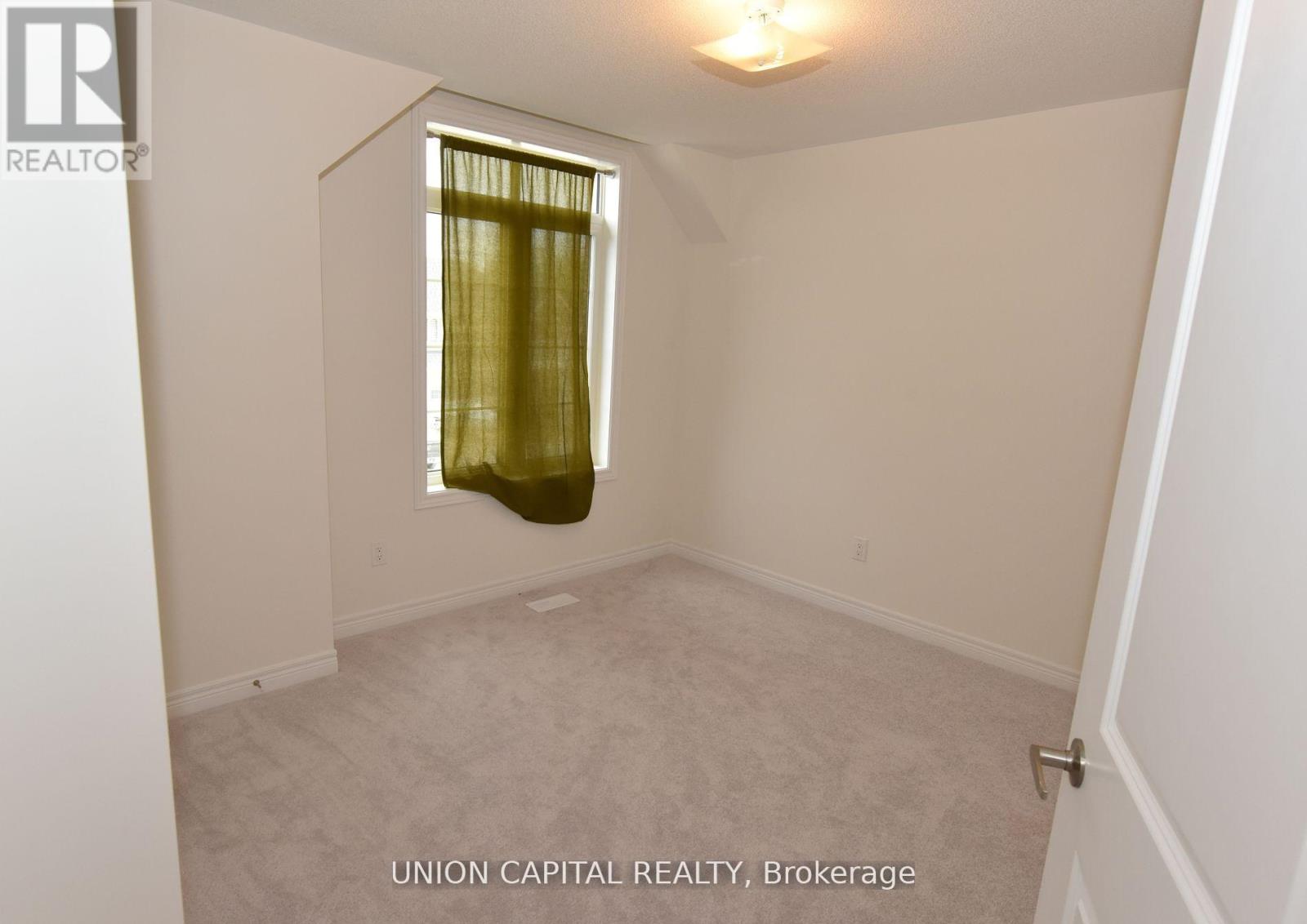 1378 Davis Loop N Property Photo 11