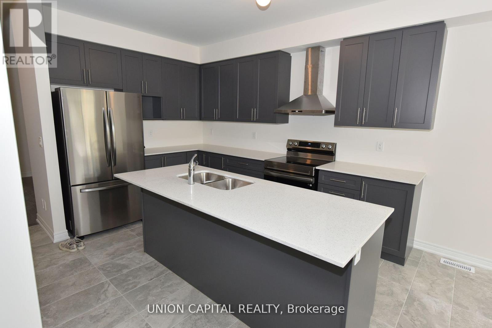 1378 Davis Loop N Property Photo 15