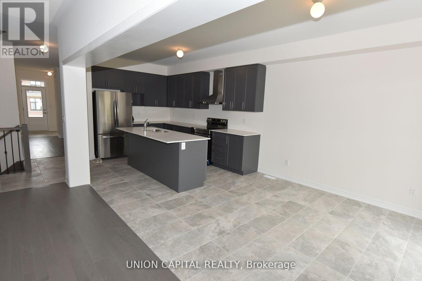 1378 Davis Loop N Property Photo 17