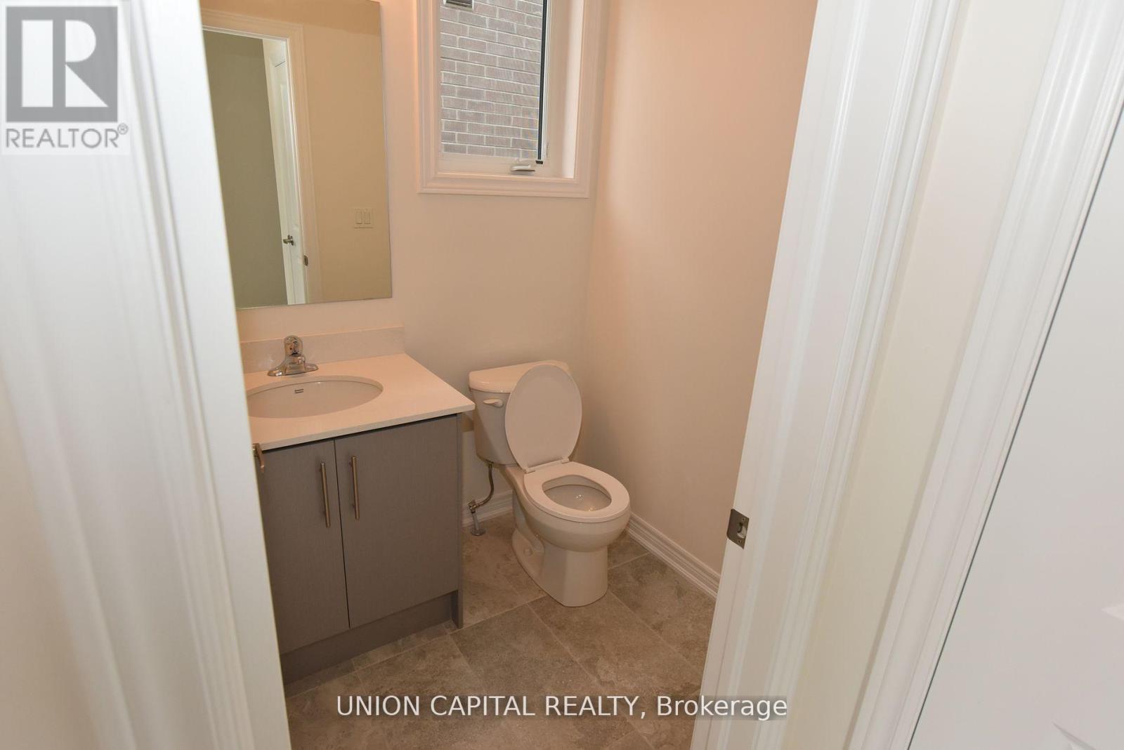 1378 Davis Loop N Property Photo 18