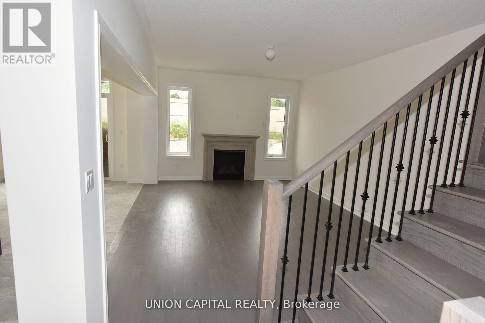 1378 Davis Loop N Property Photo 19