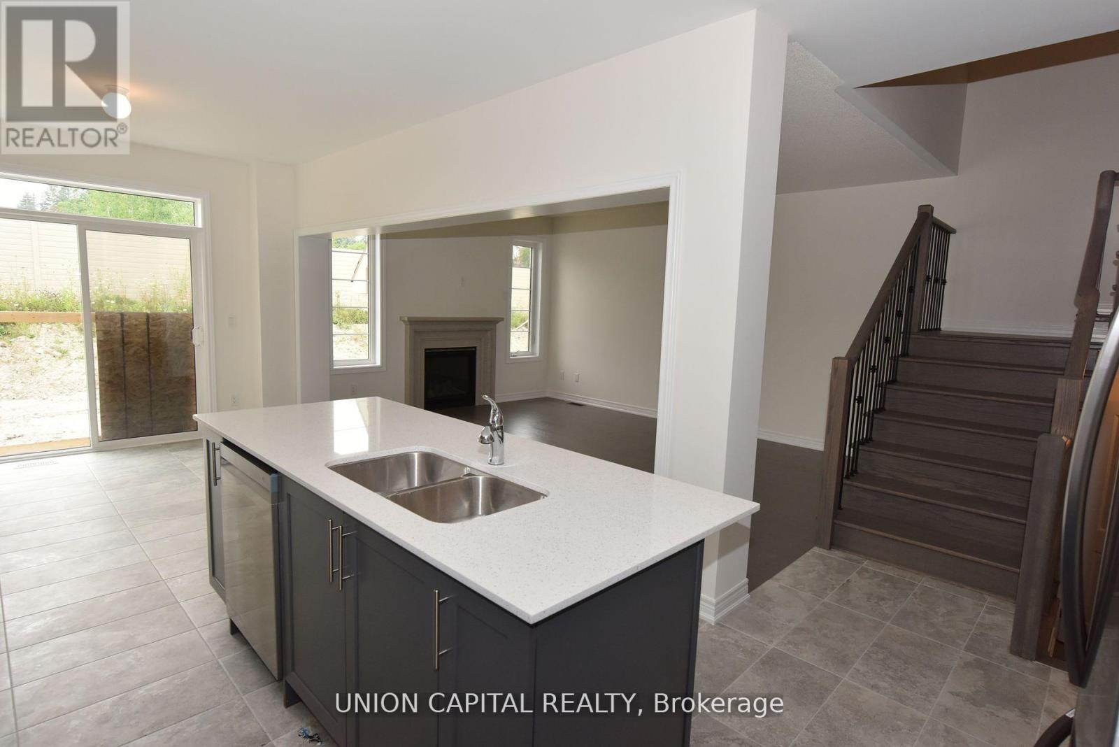 1378 Davis Loop N Property Photo 20