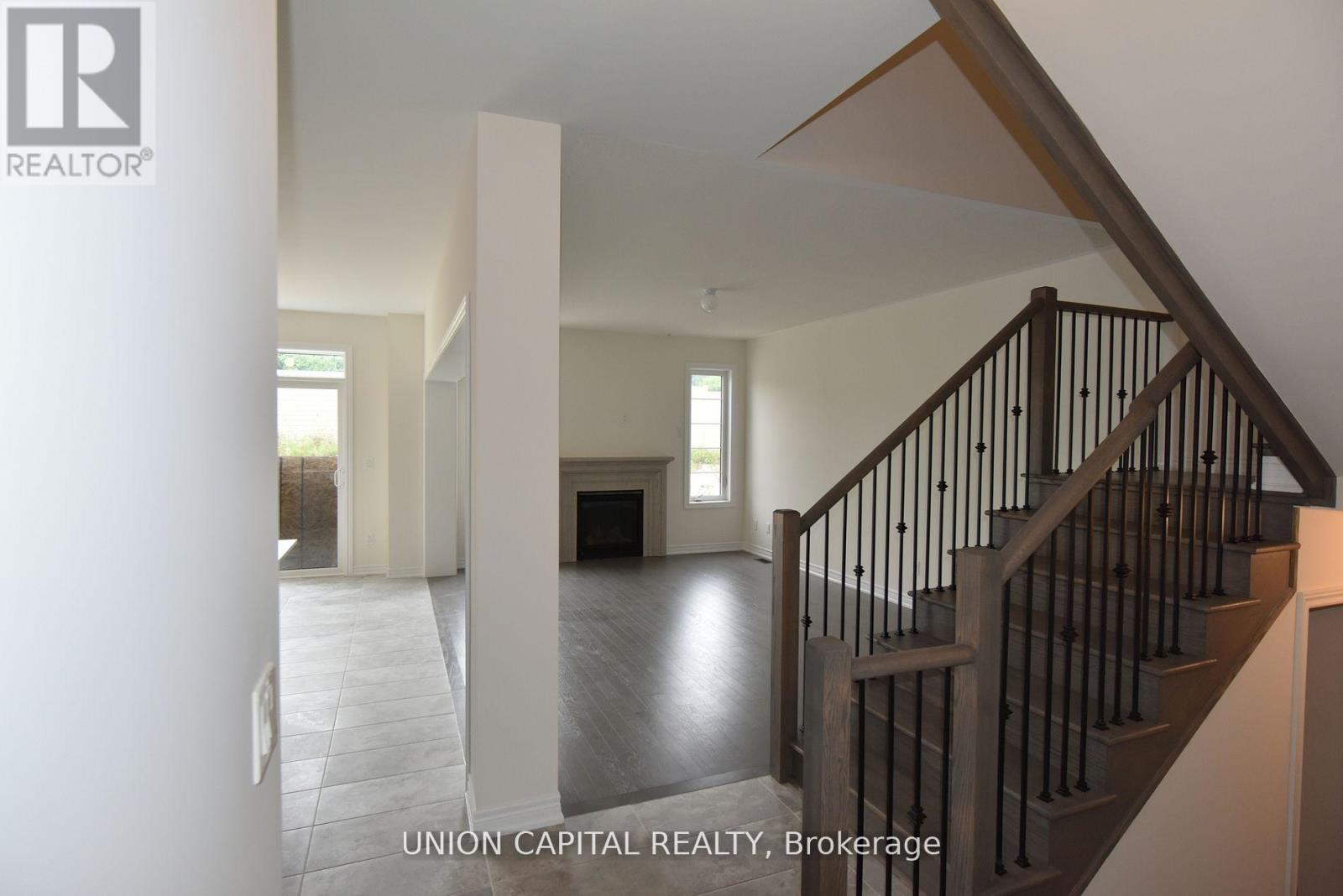 1378 Davis Loop N Property Photo 23