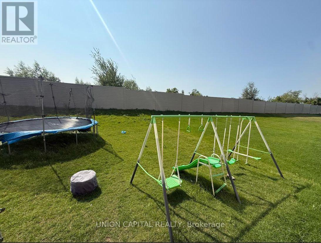 1378 Davis Loop N Property Photo 25