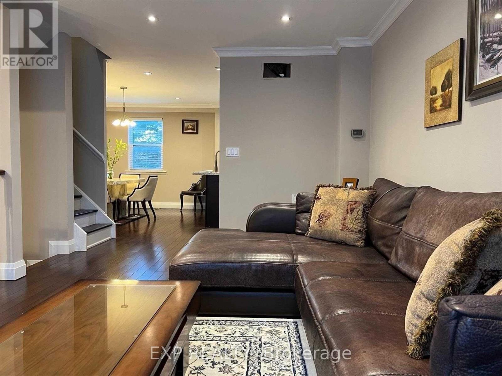 56 - 1776 John Street Property Photo 2
