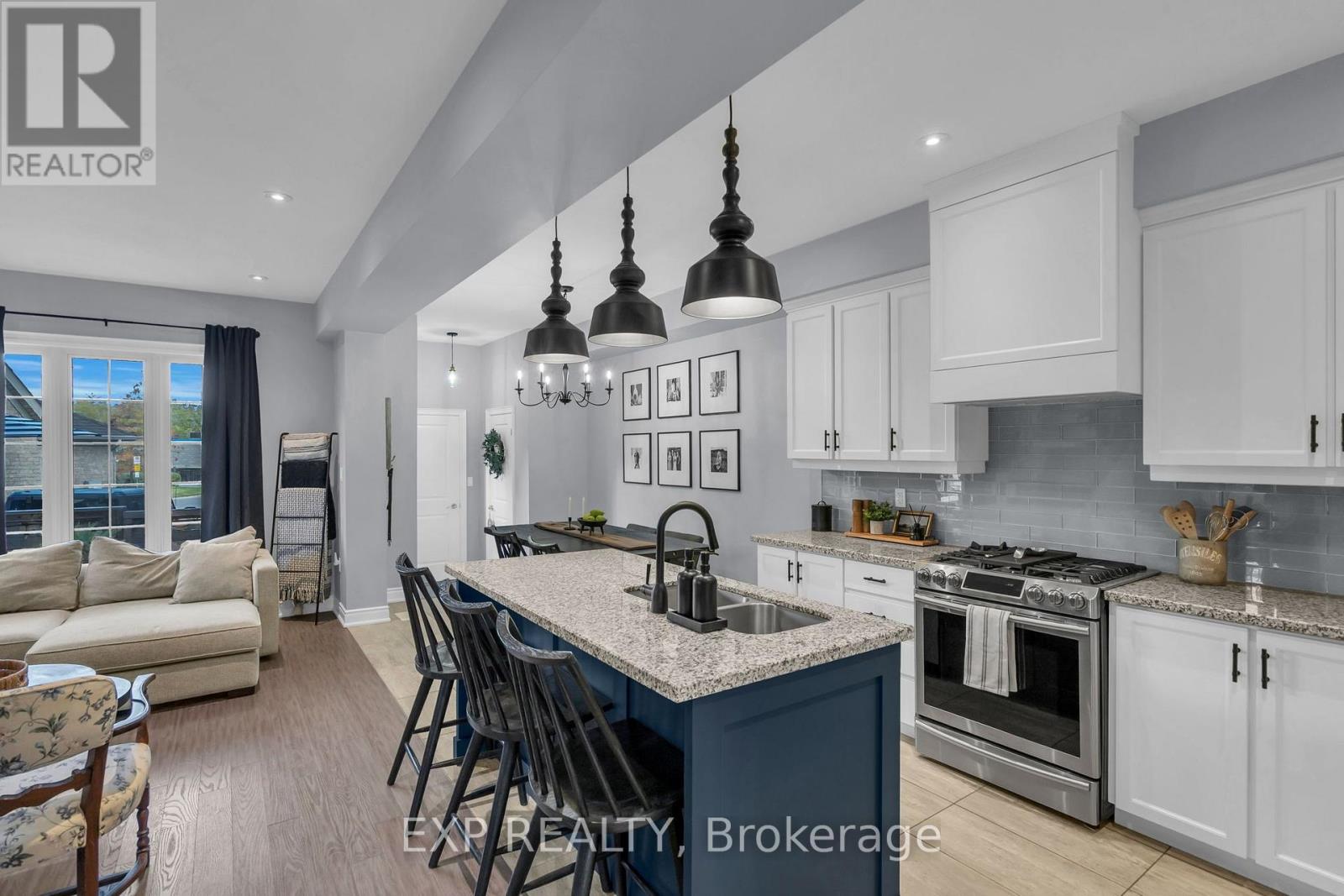 10 Vita Stephanie Court Property Photo 17