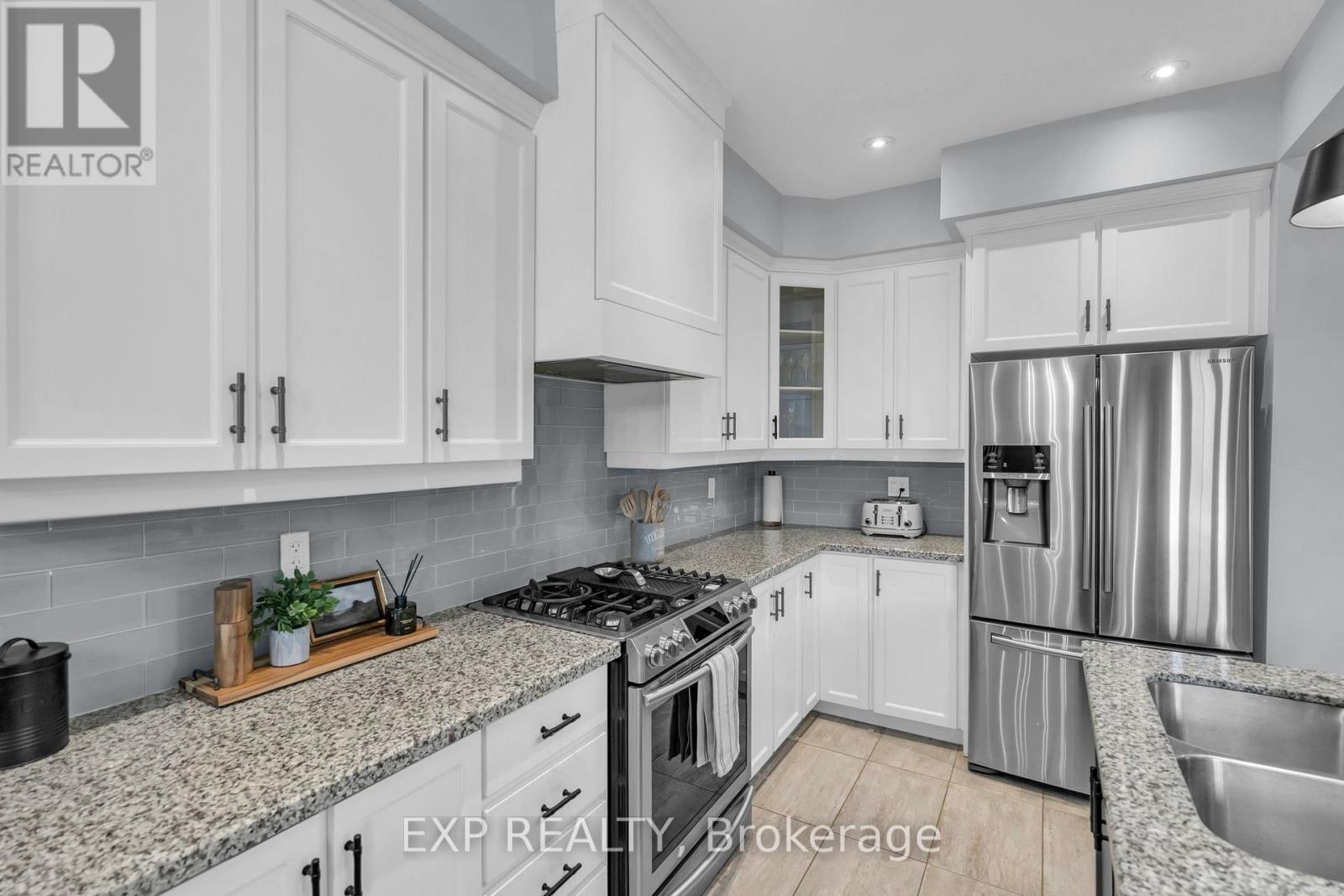 10 Vita Stephanie Court Property Photo 20