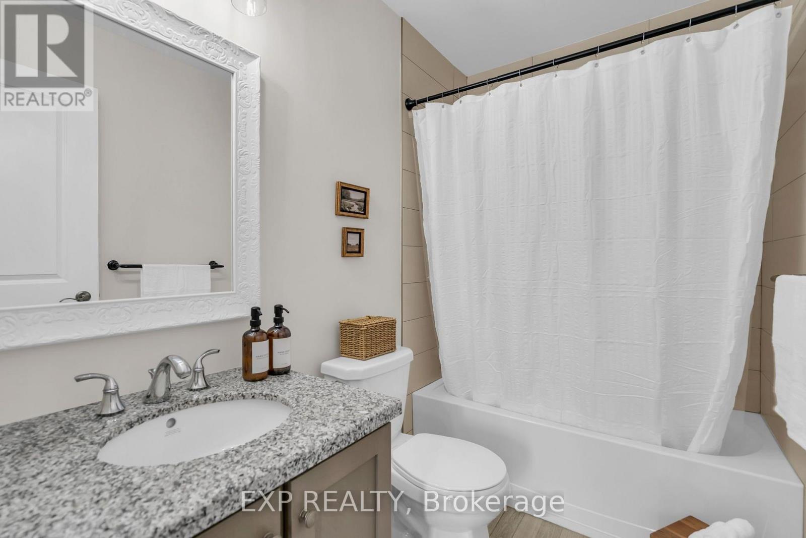 10 Vita Stephanie Court Property Photo 42