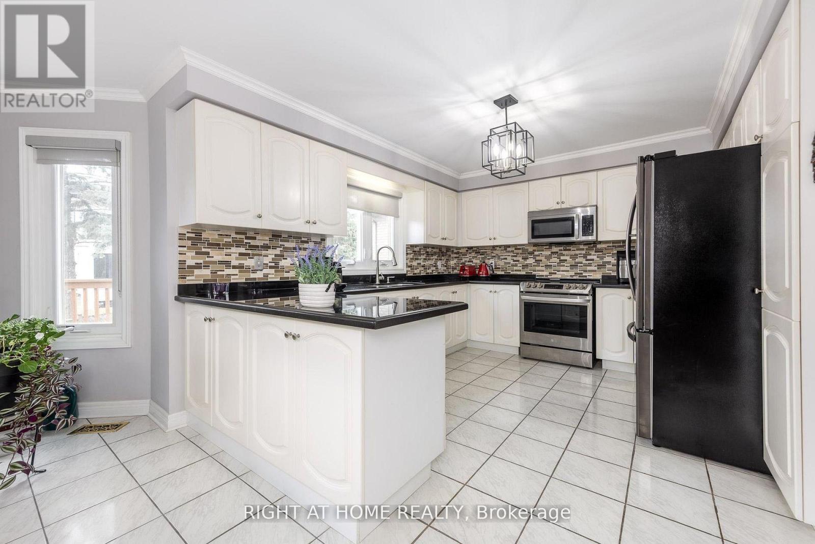 27 Addison Street Property Photo 17