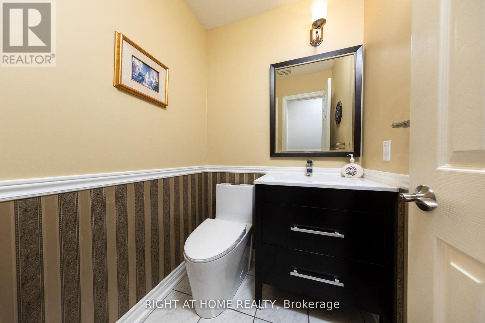 27 Addison Street Property Photo 19