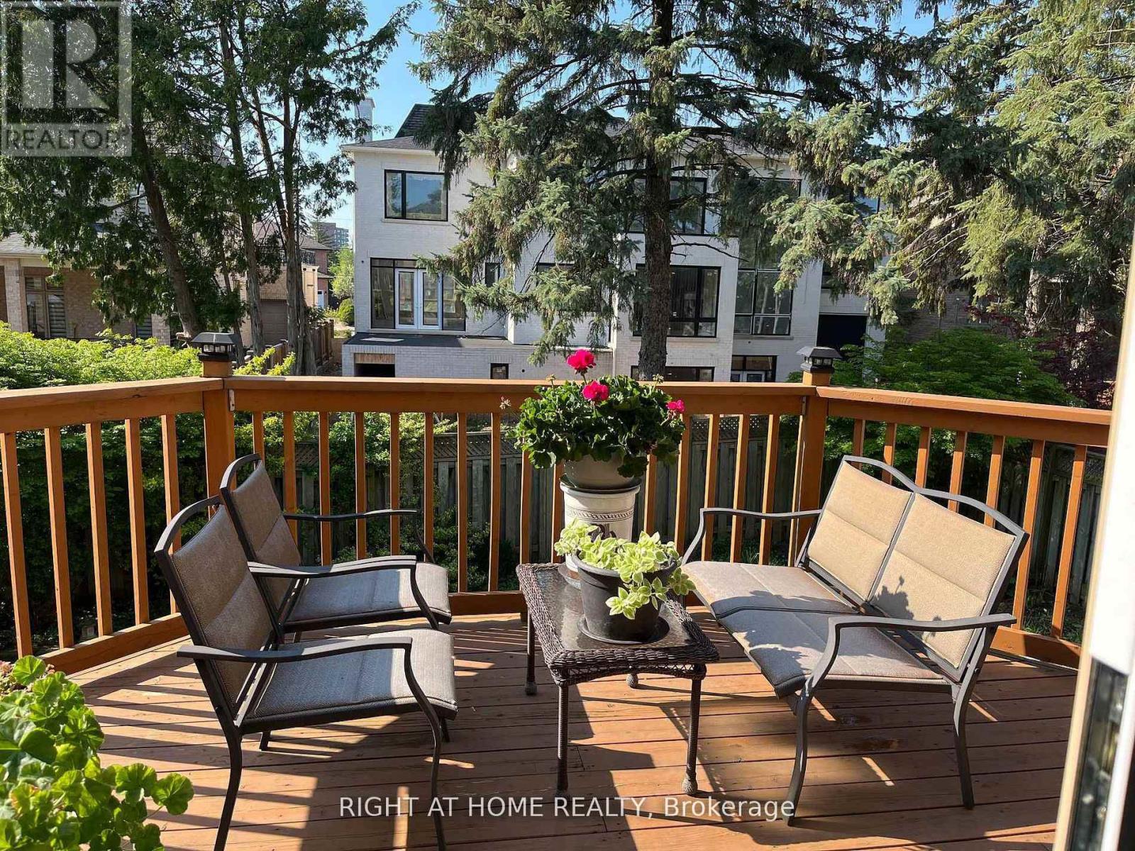 27 Addison Street Property Photo 21
