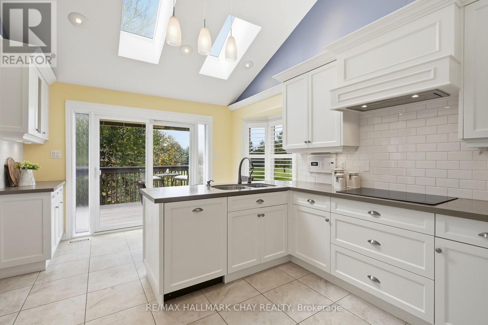 9 La Costa Court Property Photo 22