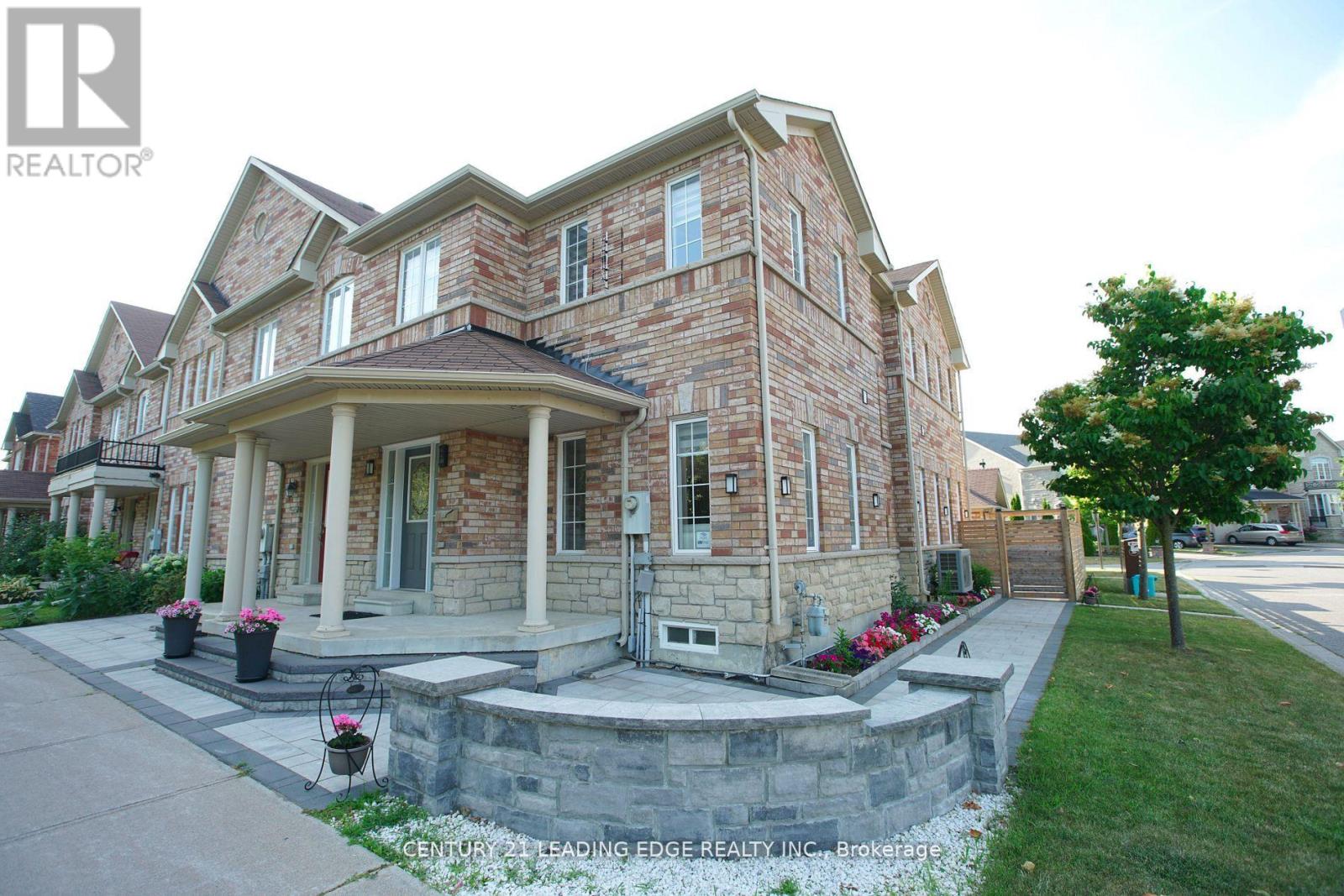 648 SOUTH UNIONVILLE AVENUE Property Photo 1