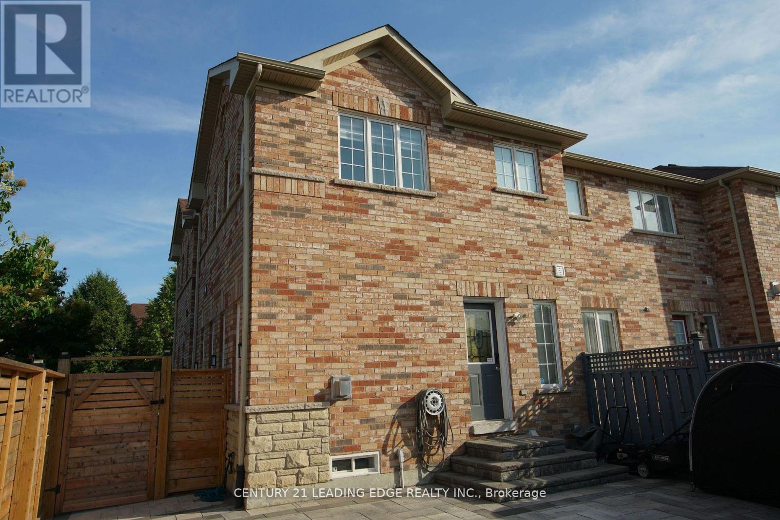 648 South Unionville Avenue Property Photo 4