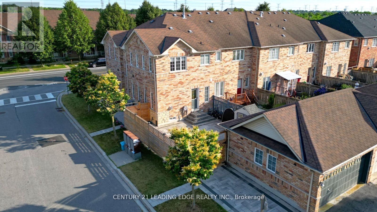 648 South Unionville Avenue Property Photo 7