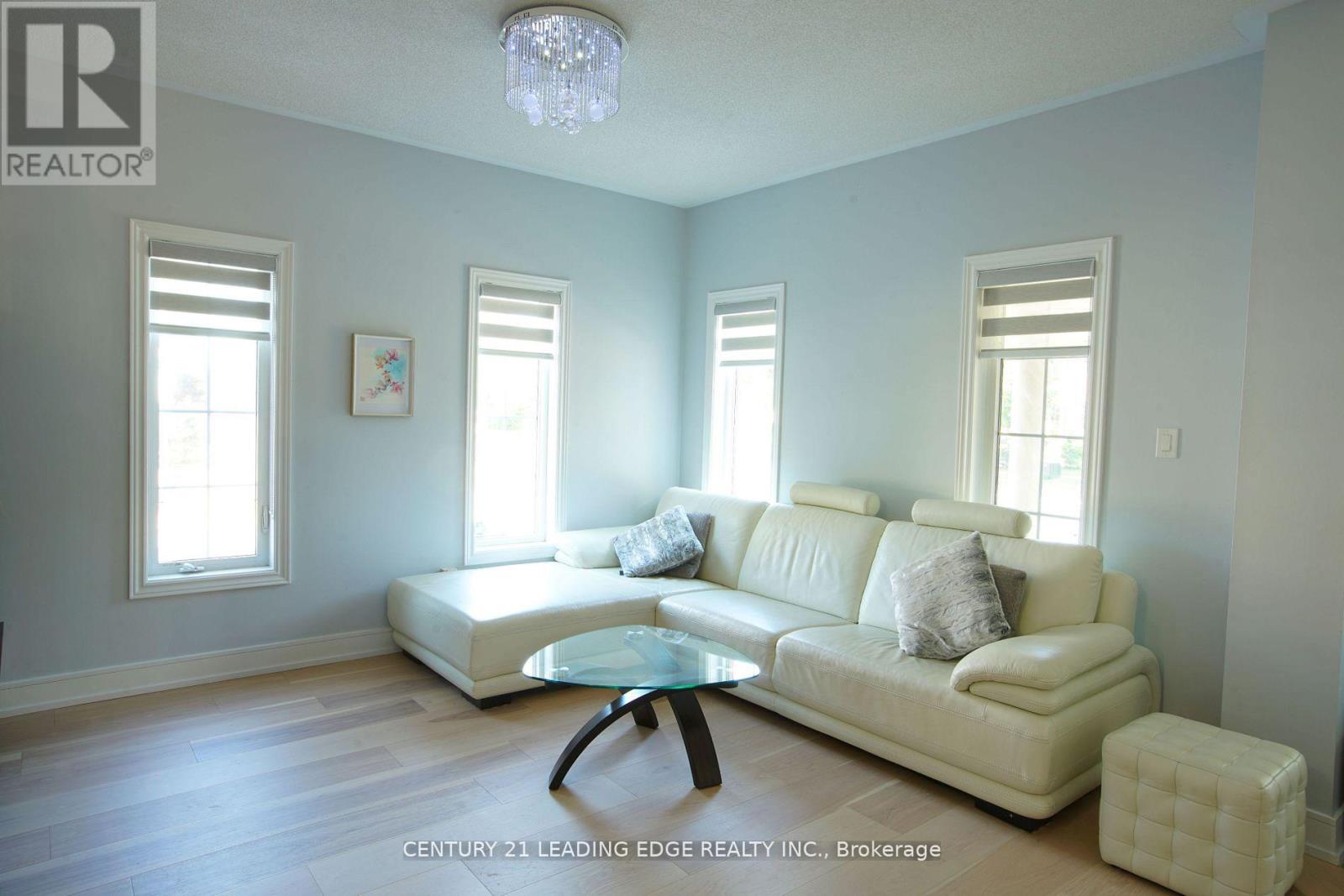 648 South Unionville Avenue Property Photo 10