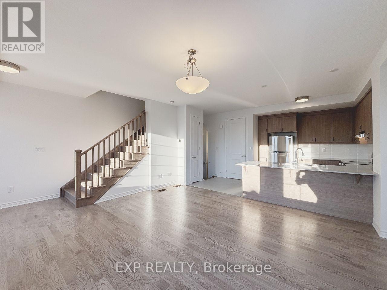124 Azure Drive Property Photo 3