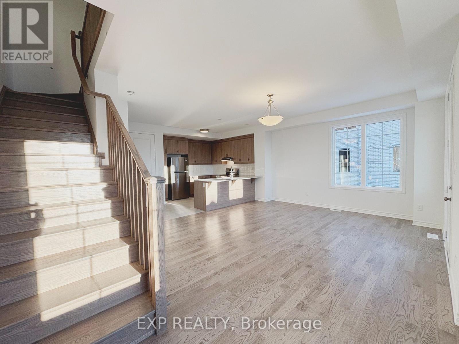 124 Azure Drive Property Photo 7
