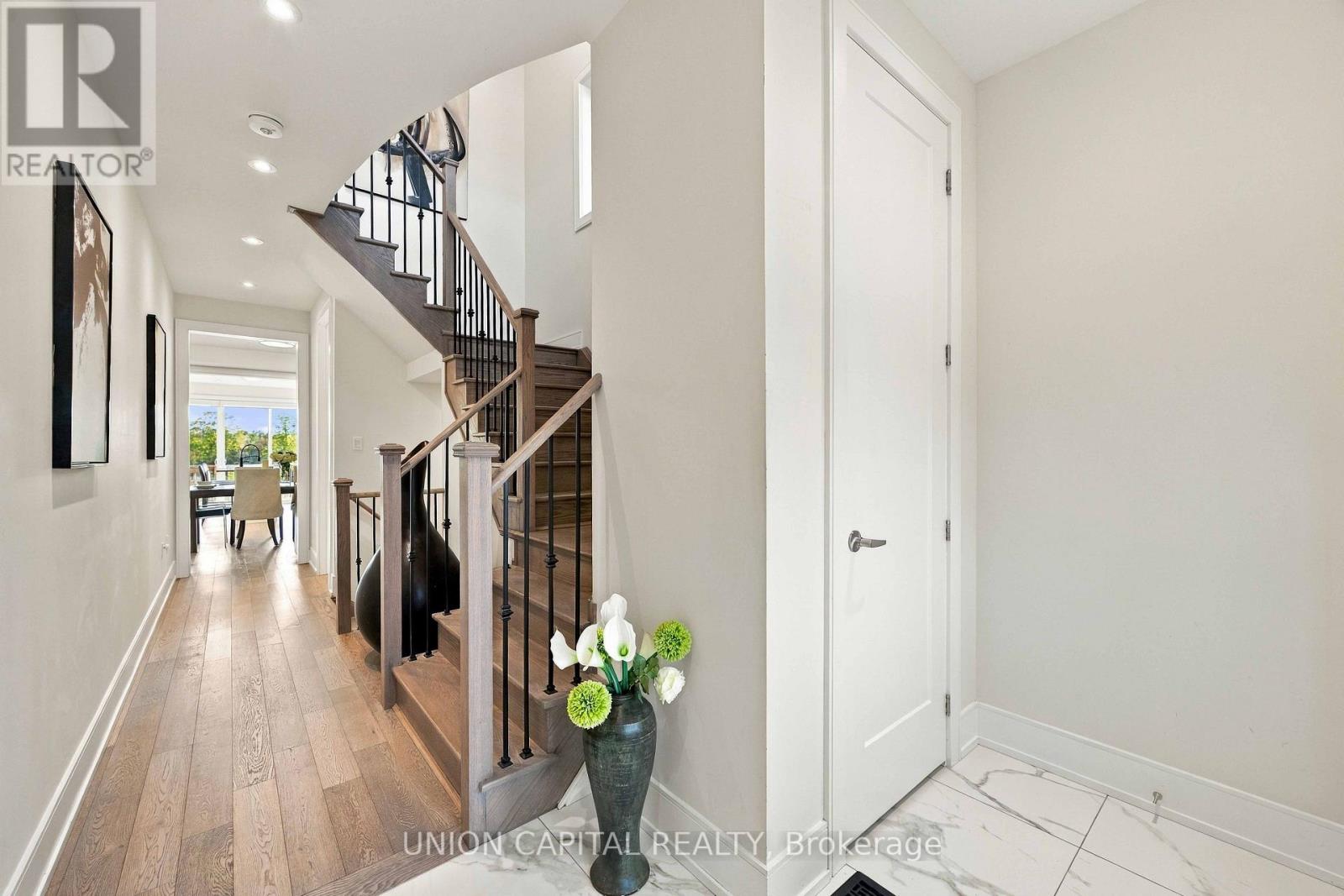 297 Seaview Heights Property Photo 3