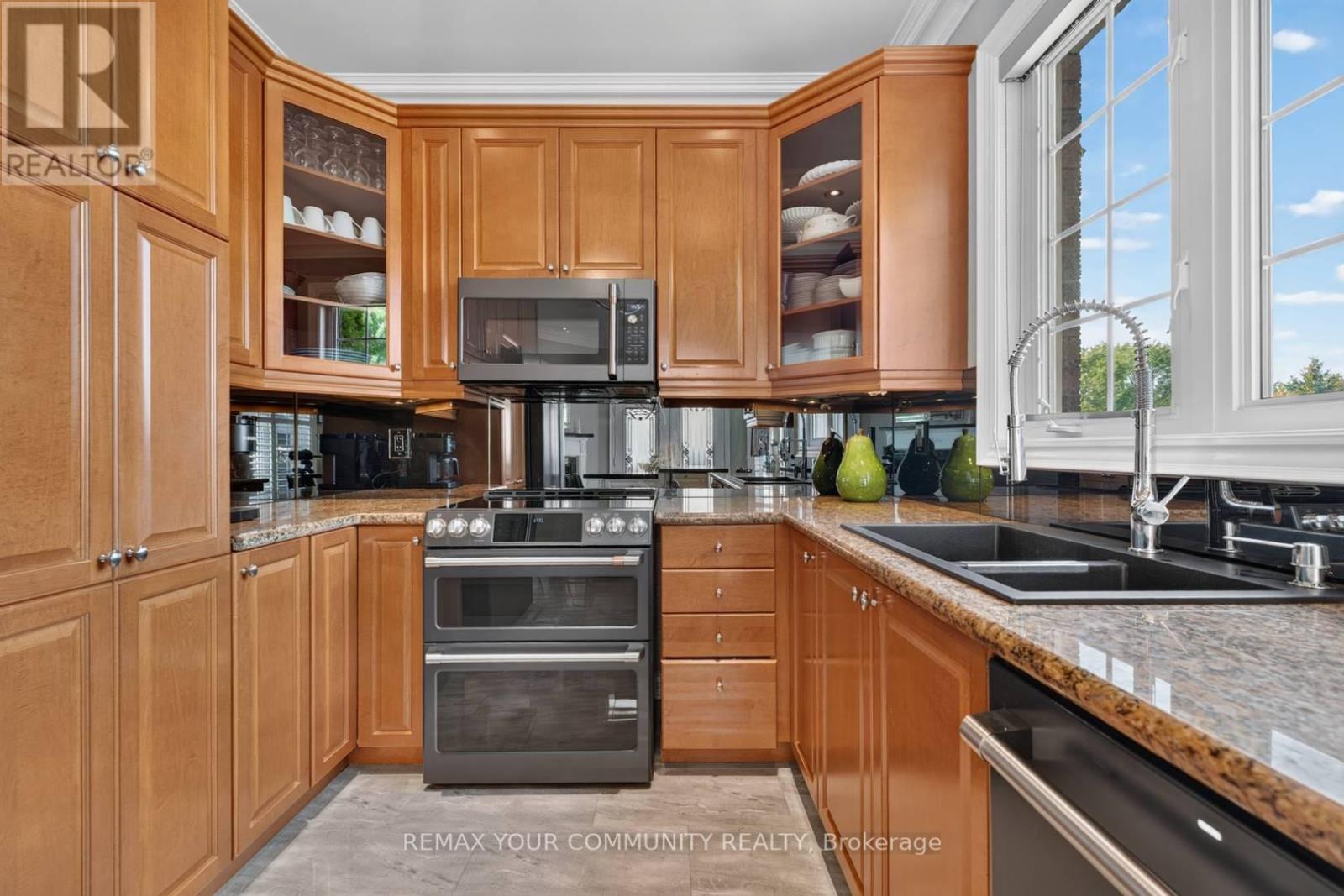 38 Dimarino Drive Property Photo 16