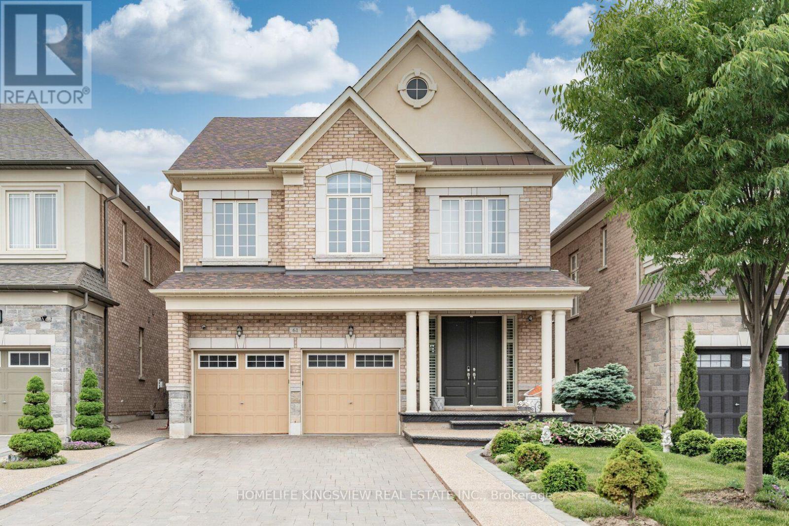 61 Ross Vennare Crescent Property Photo 1