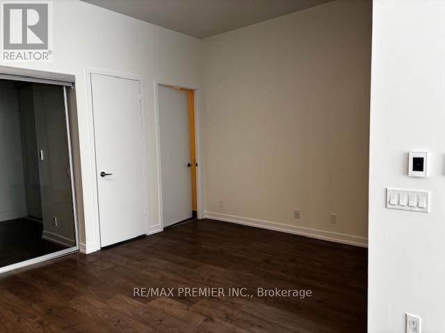 Th 20 - 7 Buttermill Avenue Property Photo 4