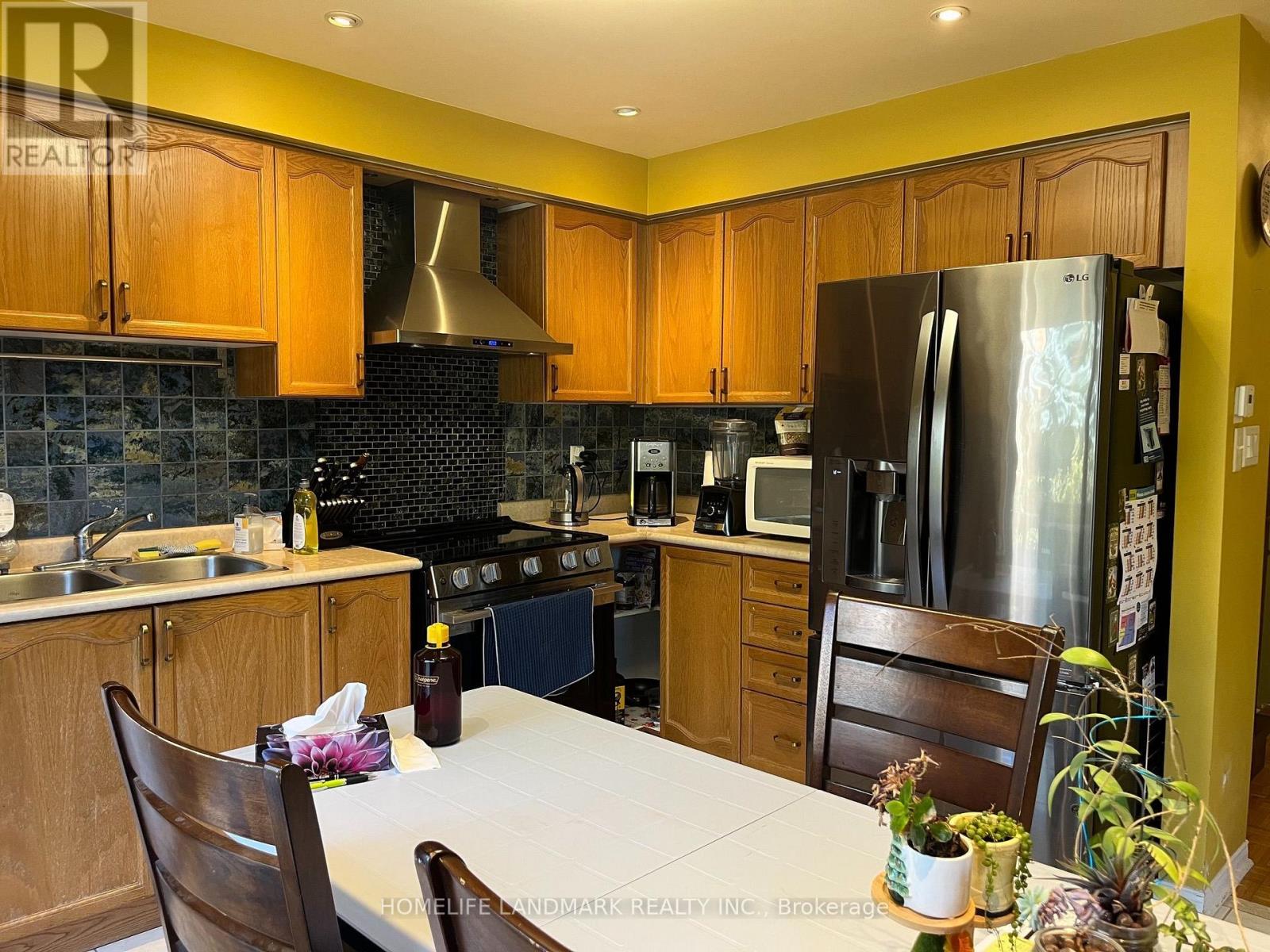 24 Gwilliam Lane Property Photo 5