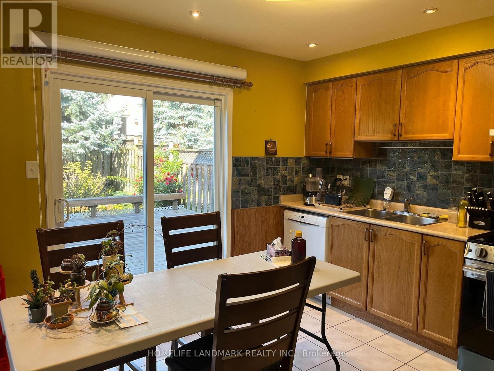 24 Gwilliam Lane Property Photo 6