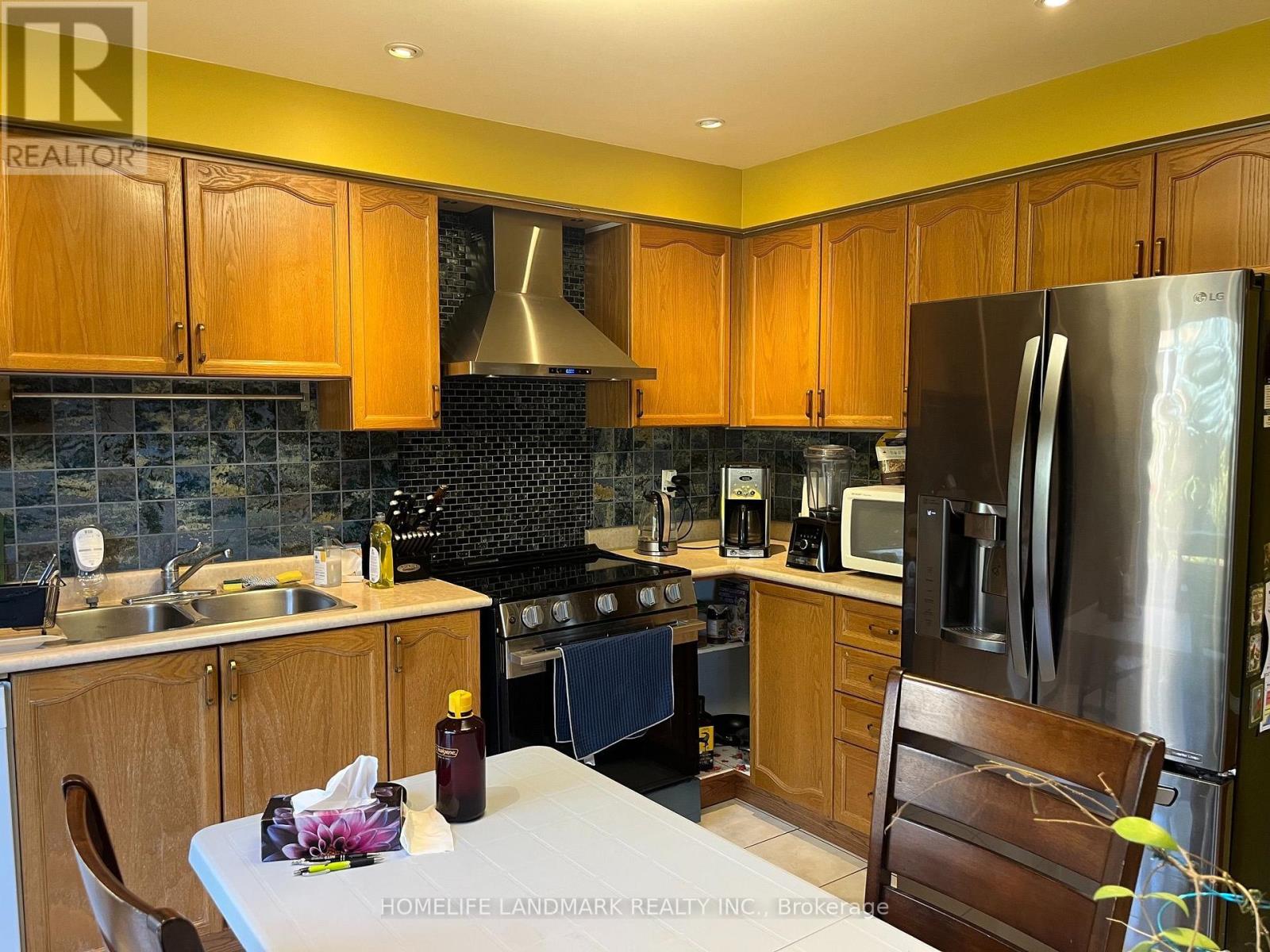 24 Gwilliam Lane Property Photo 7