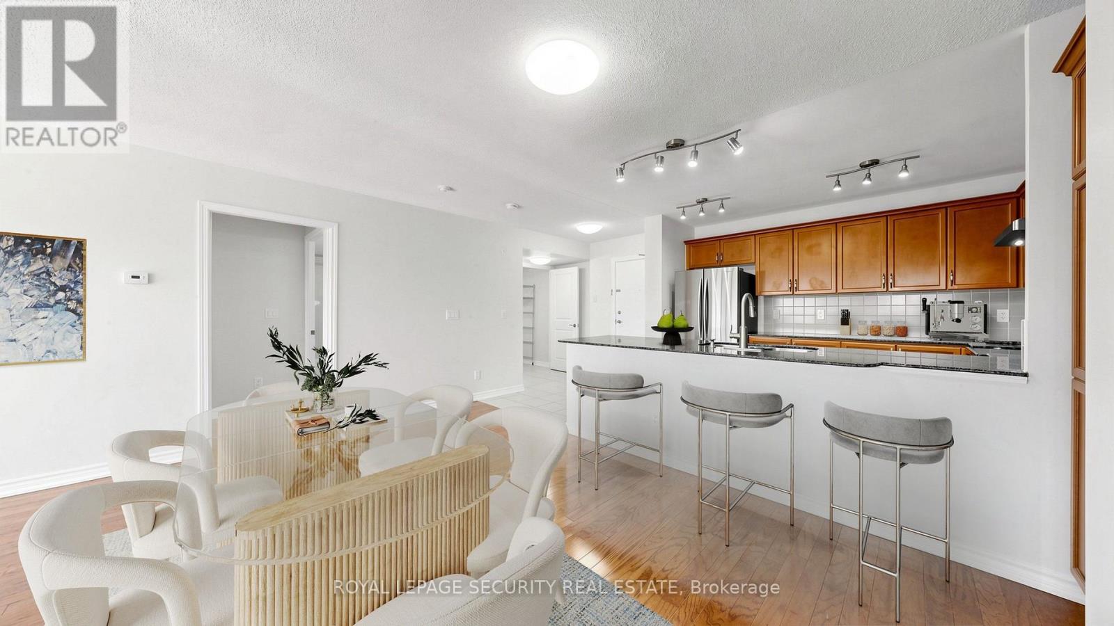406 - 8026 Kipling Avenue Property Photo 16