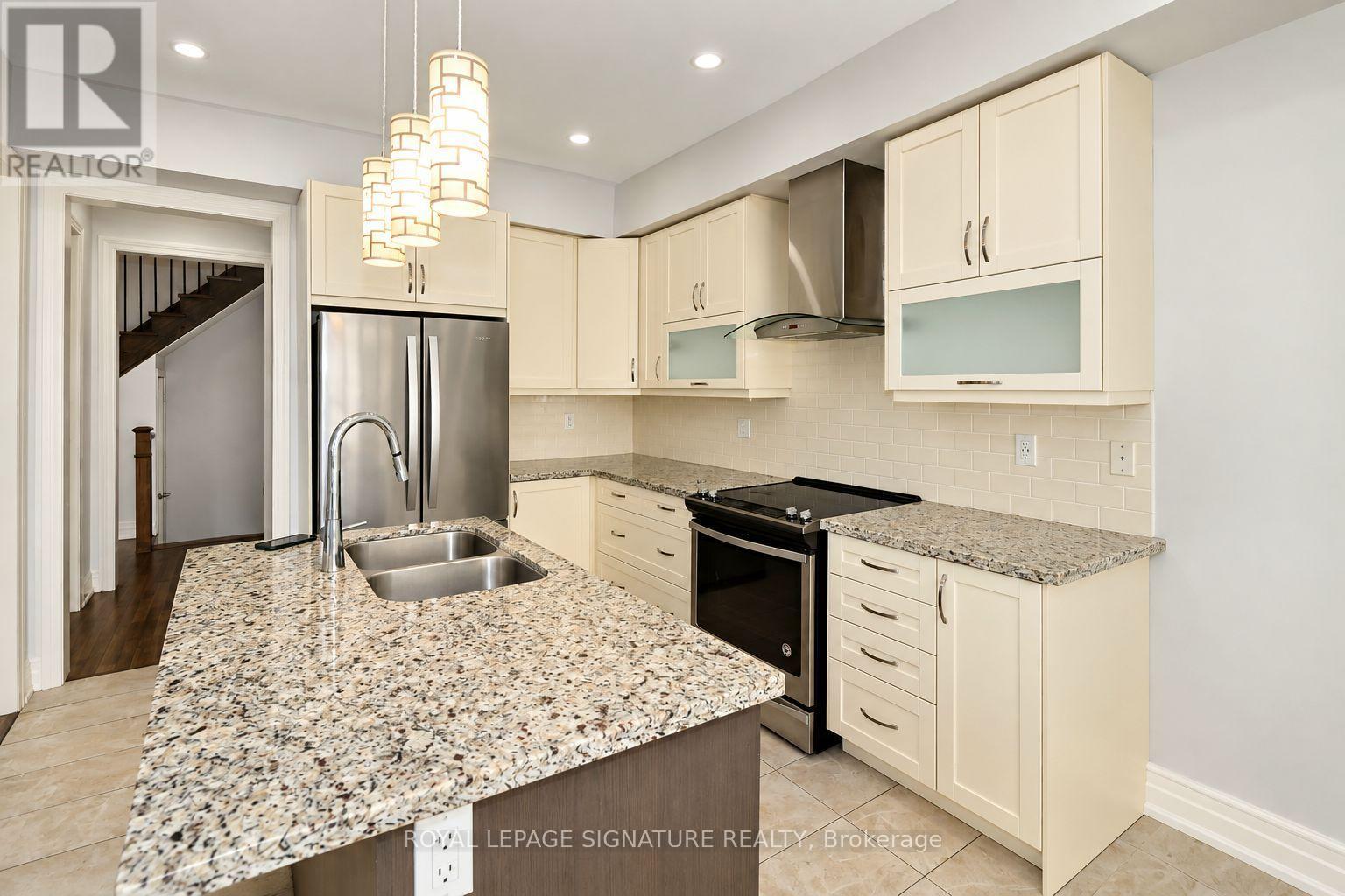 165 Wagner Crescent Property Photo 2