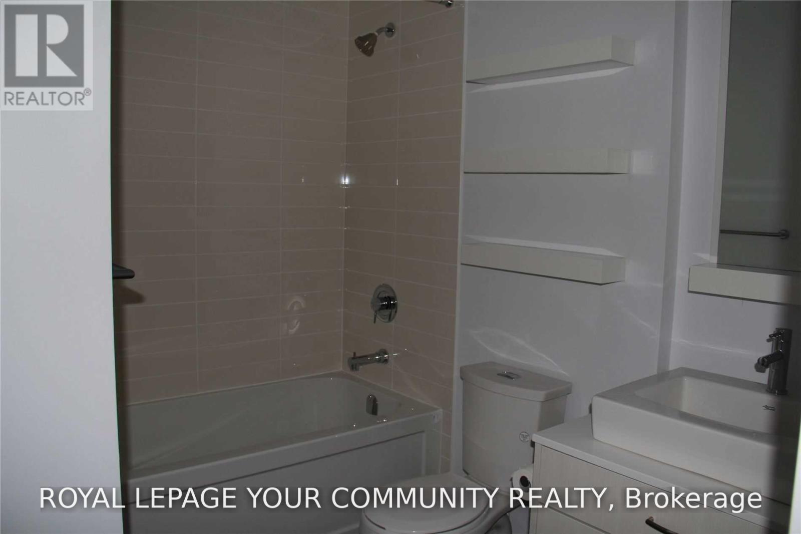 602 - 9201 Yonge Street Property Photo 9