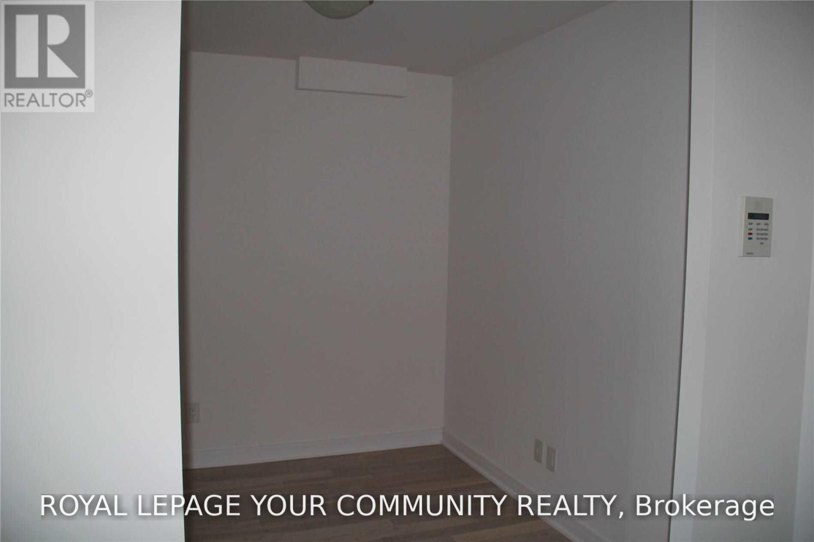 602 - 9201 Yonge Street Property Photo 11