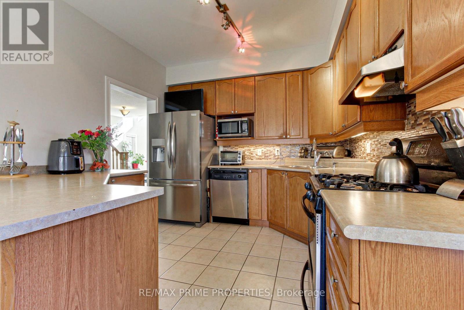 64 Ian Drive Property Photo 6
