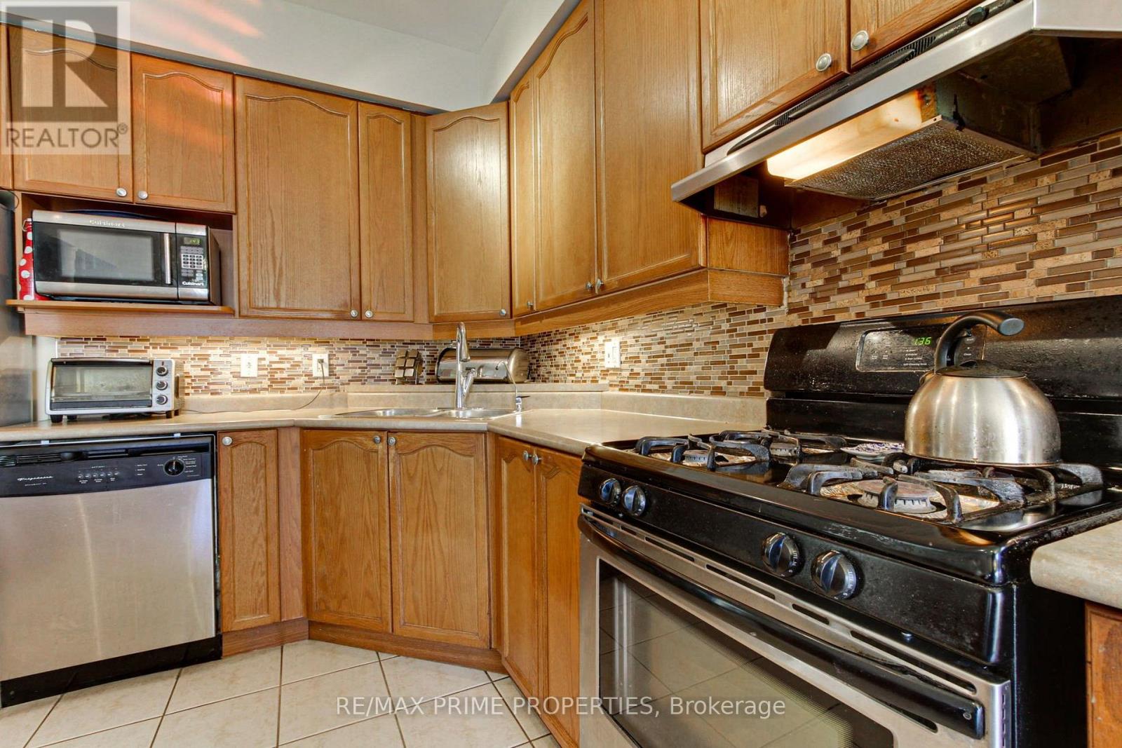 64 Ian Drive Property Photo 7