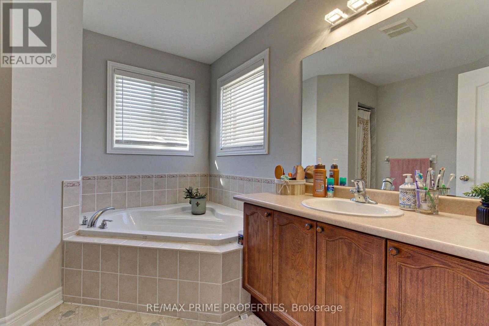 64 Ian Drive Property Photo 16