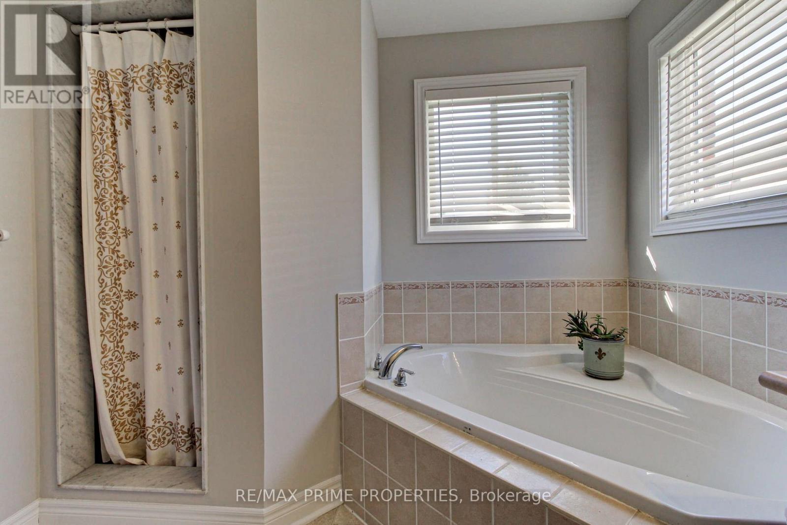 64 Ian Drive Property Photo 17