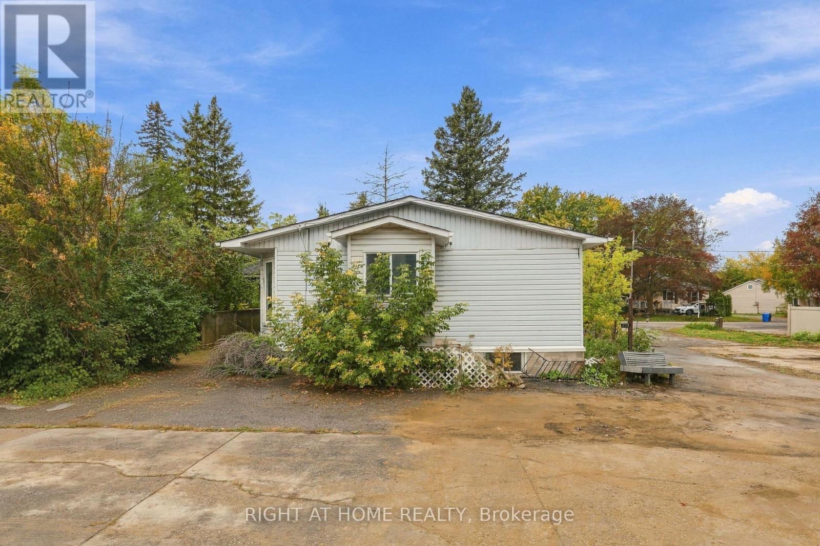 198 King Road Property Photo 12