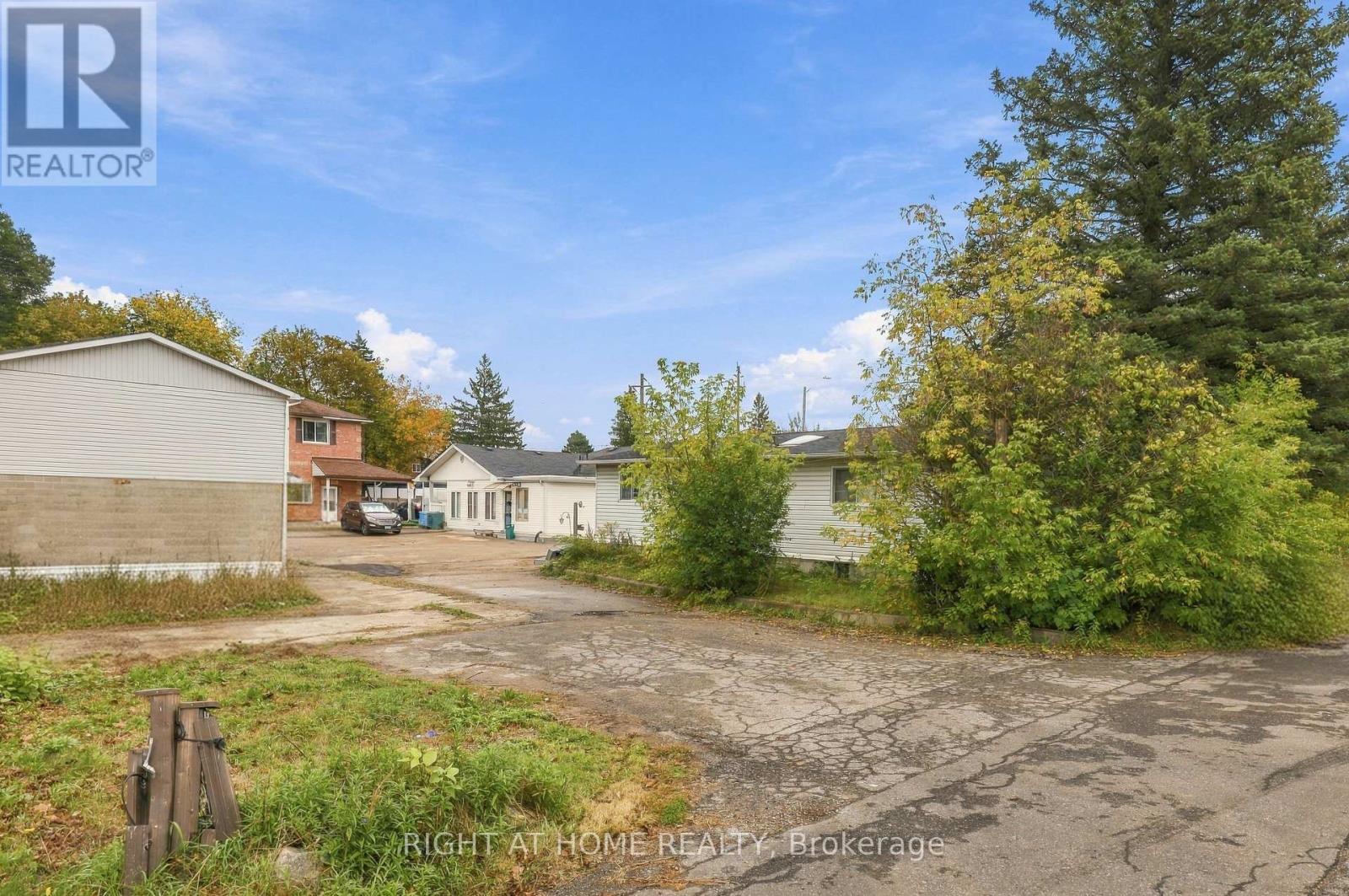 198 King Road Property Photo 13