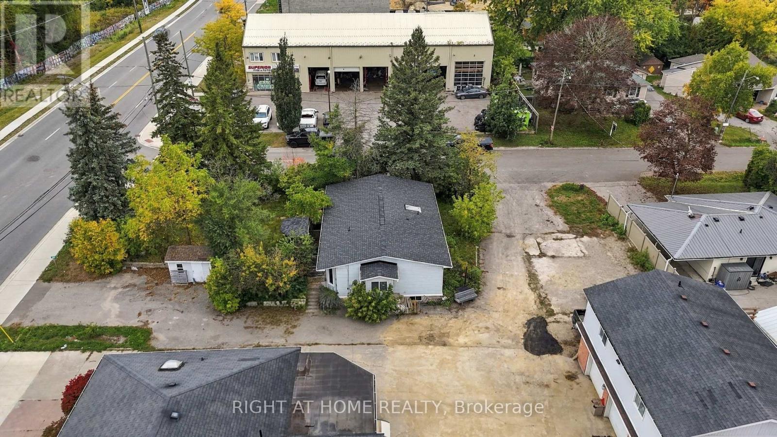 198 King Road Property Photo 26