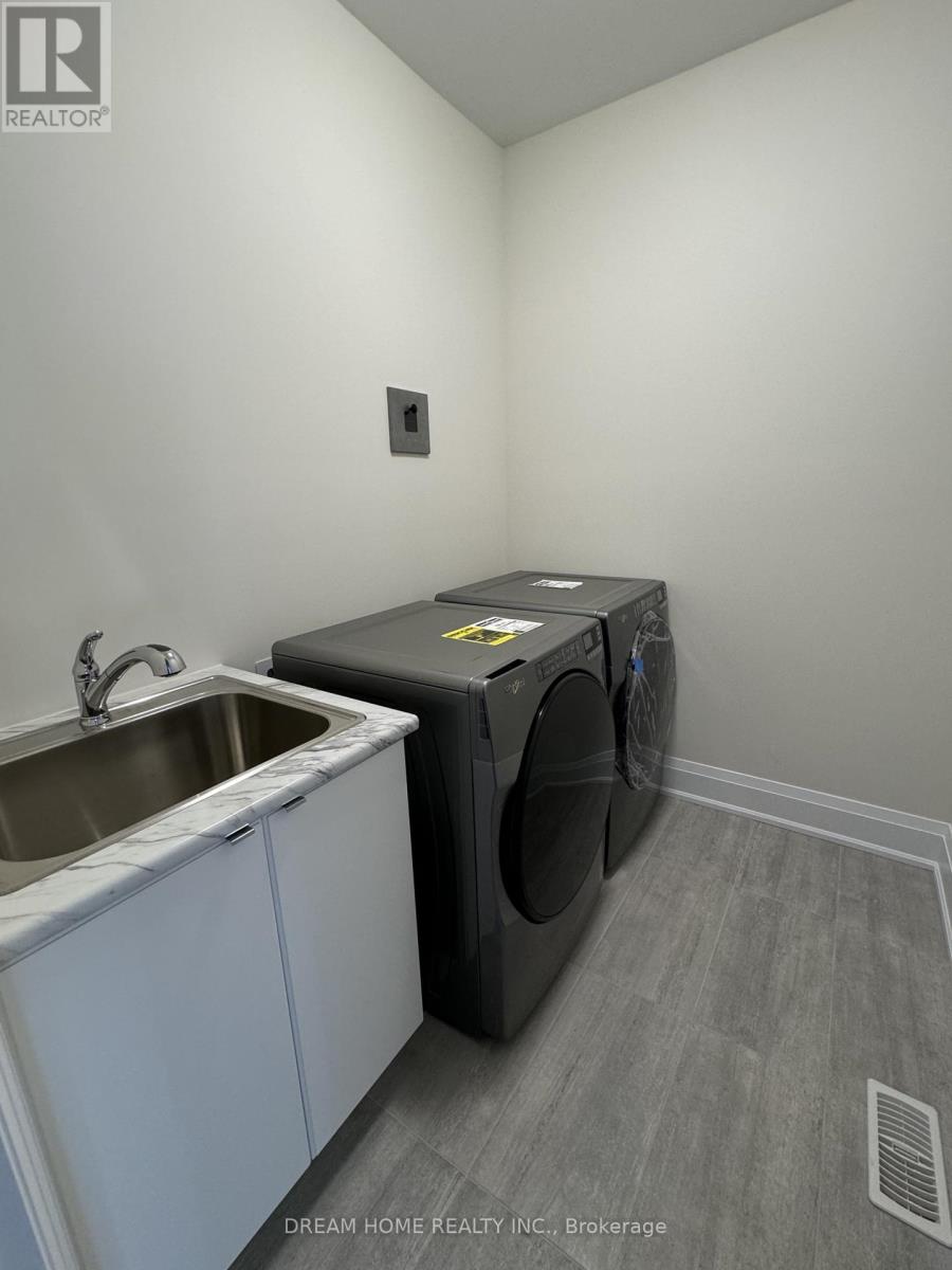 84 Tempel Street Property Photo 2