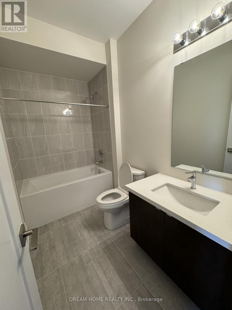 84 Tempel Street Property Photo 3