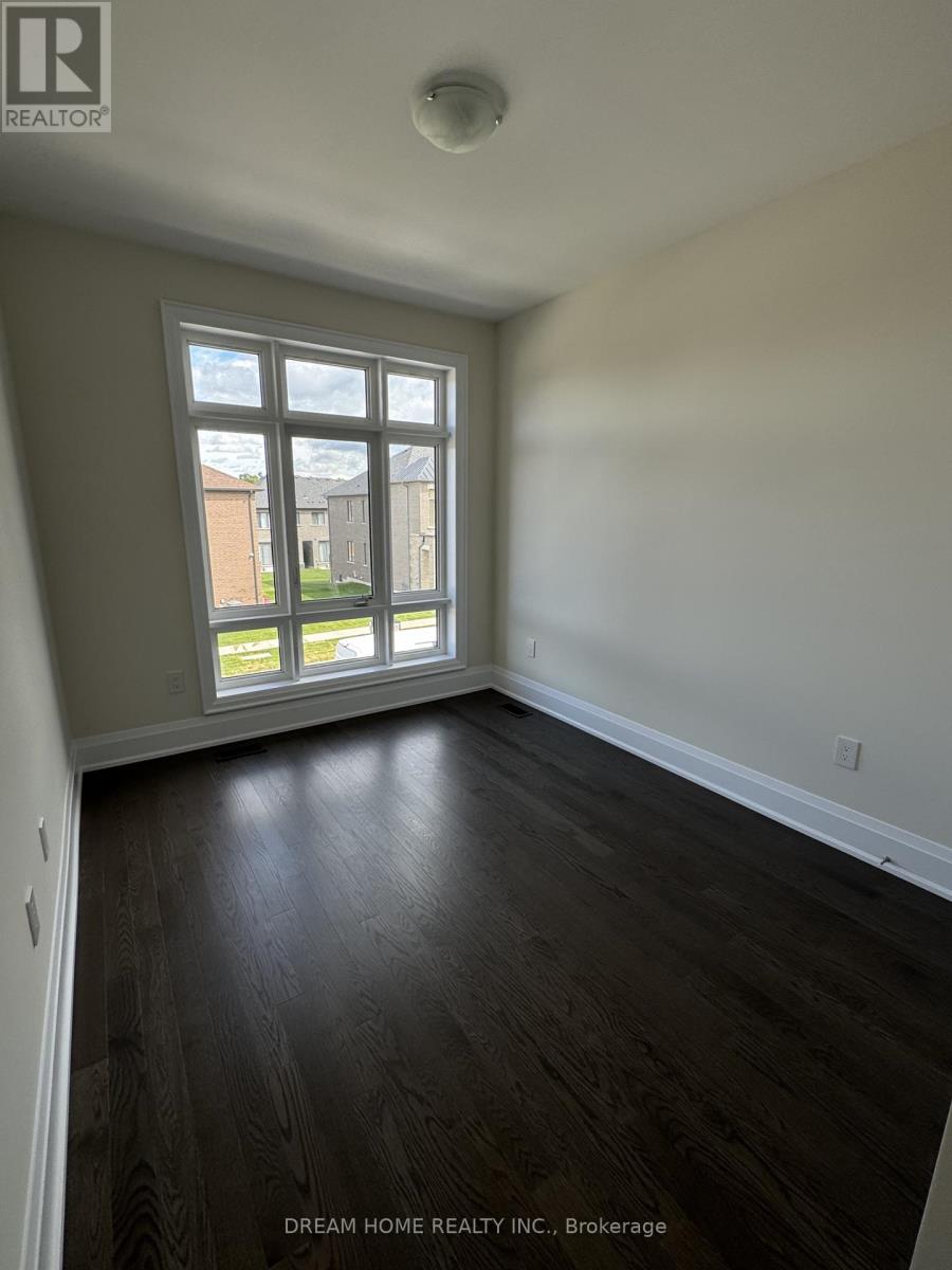 84 Tempel Street Property Photo 4