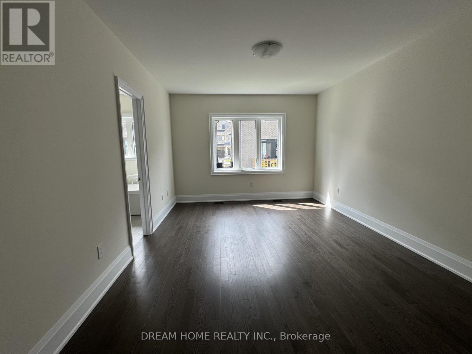 84 Tempel Street Property Photo 6